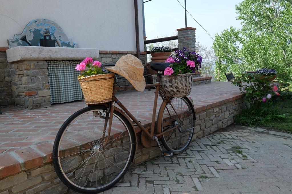 شقة أوفادا  في Cascina Bricco الغرفة الصورة